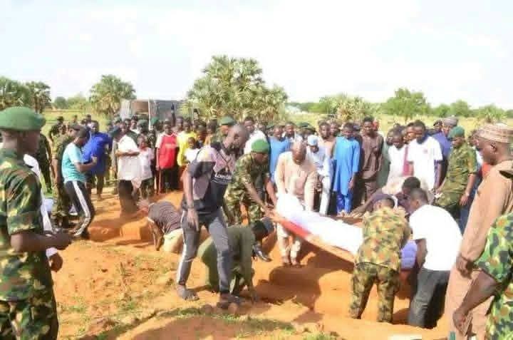 ‎PHOTO NEWS: Three Fallen Soldiers Laid to Rest at Giginya Barracks After Sokoto IED Attack