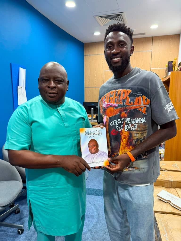 Super Eagles Captain Wilfred Ndidi Visits Veteran Journalist Babajide Kolade-Otitoju, Reflects on National Team's World Cup Absence