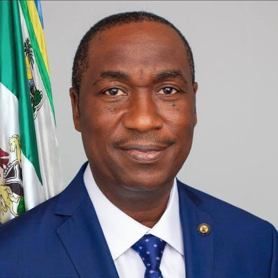 Lagos Cracks Down on Car Spotting Along Lekki-Epe Expressway