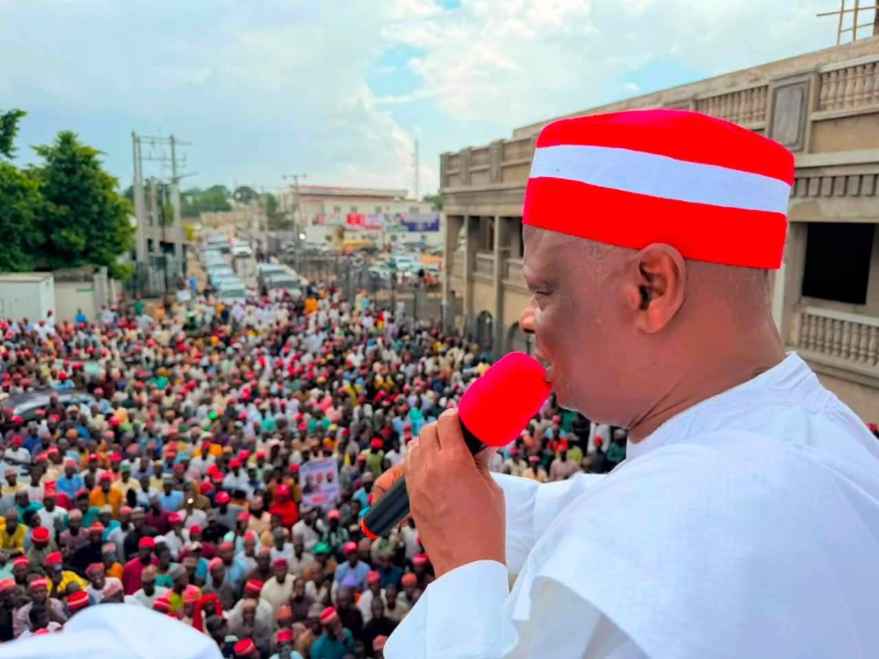 Kwankwaso Faults APC Campaign Council, Questions Role of Serving Officials